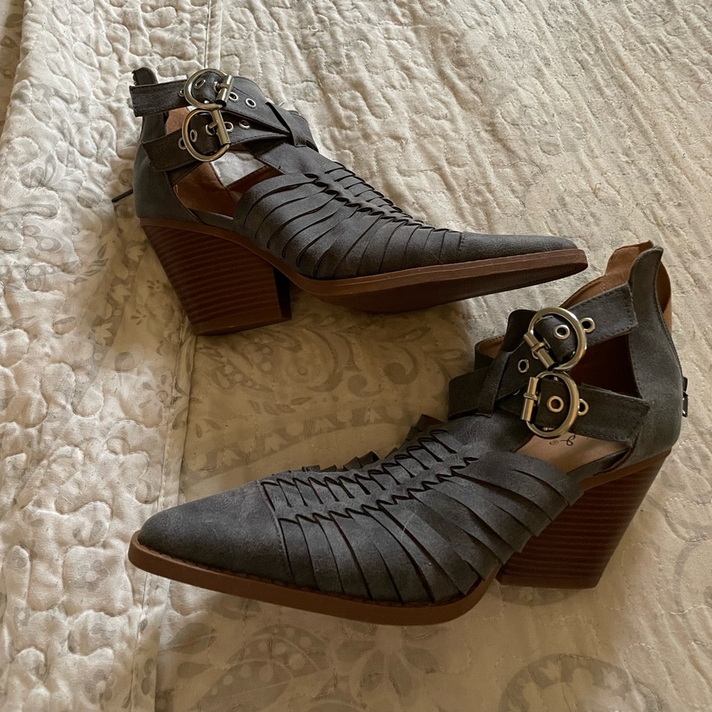 Qupid Brand boots
